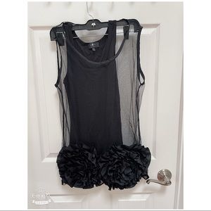 Laced tank, unique flower design at the bottom